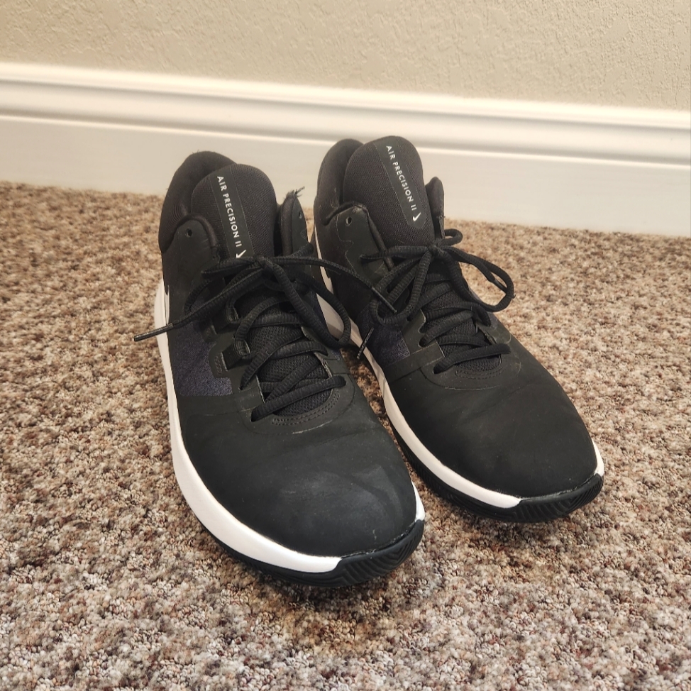 Nike Air Women's Black Basketball Athletic Shoes- Size 8